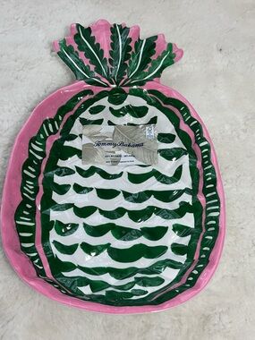 Tommy Bahama melamine pineapple dish